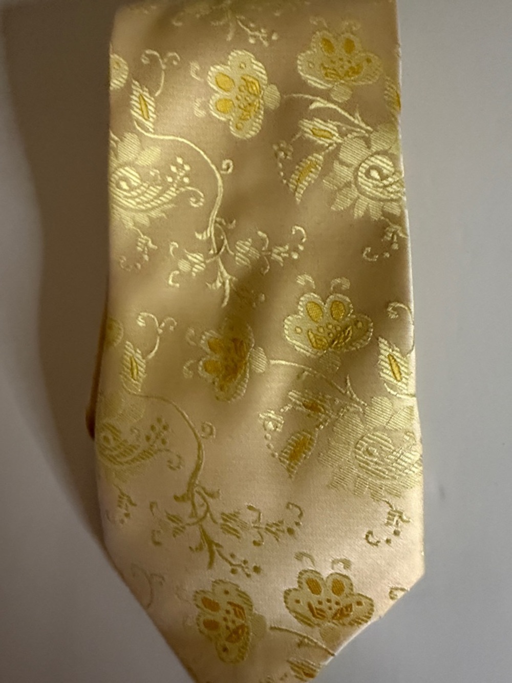 Giorgio Armani Pale Yellow Floral Jacquard Tie